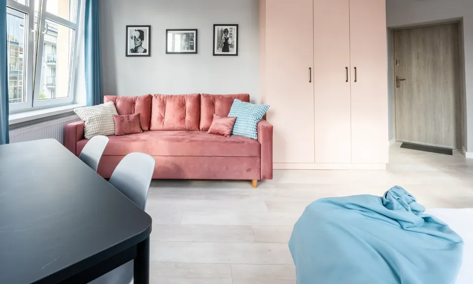 Sofa i szafa